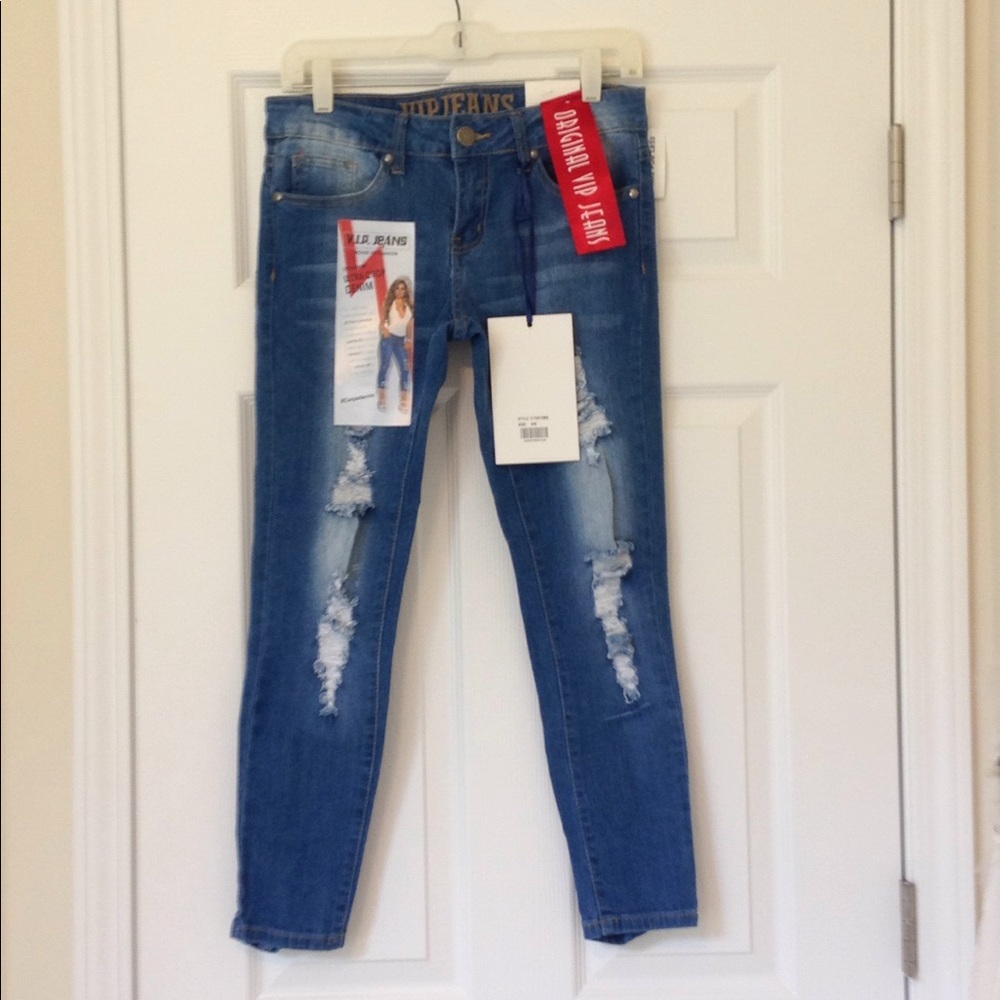 🆕 Ripped V.I.P. Jeans 5/6 Juniors